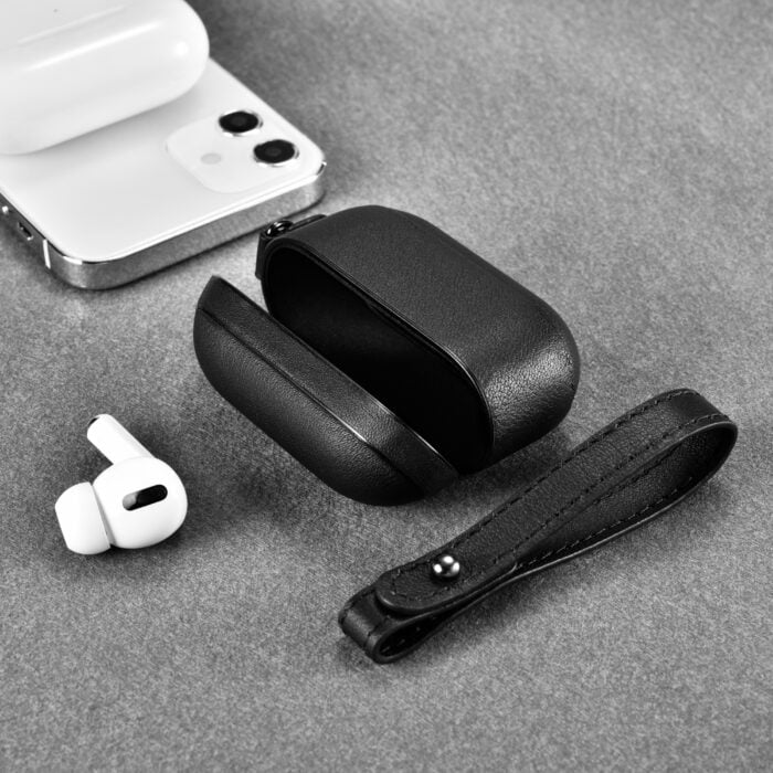 AirPods Pro Leather Case with Strap- Black