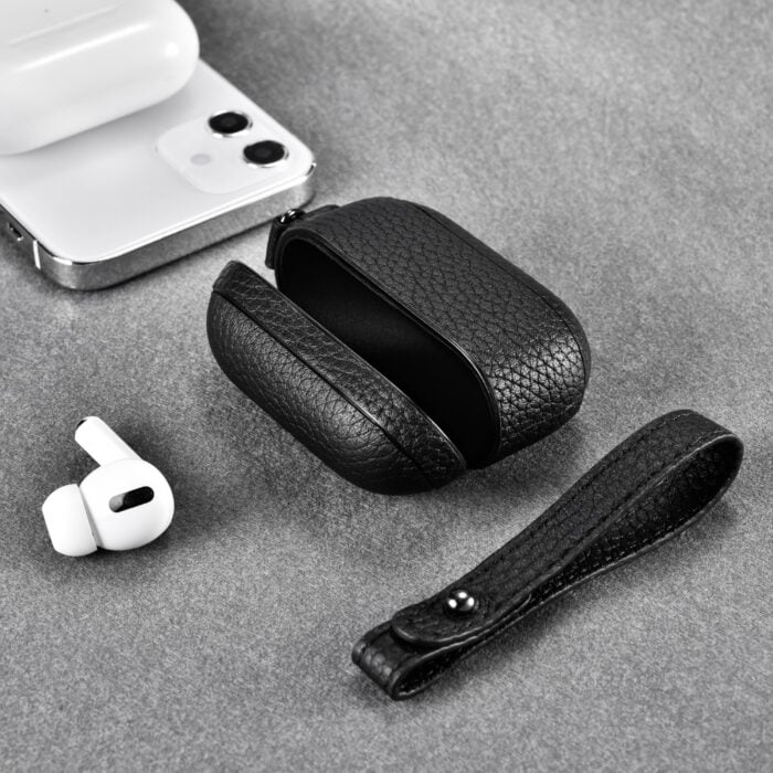 AirPods Pro Leather Case with Strap- Grain Black